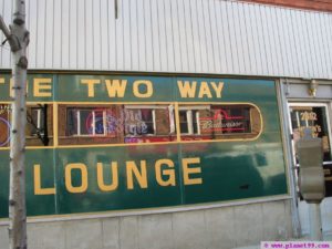 two-way-lounge